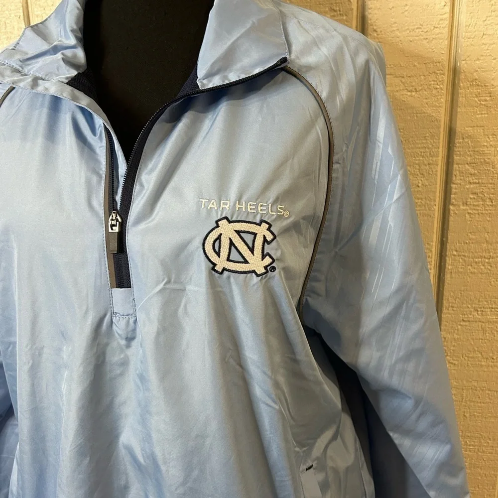 G-III Youth North Carolina Tar Heels Half Zip Pullover Jacket, size Large 16/18.